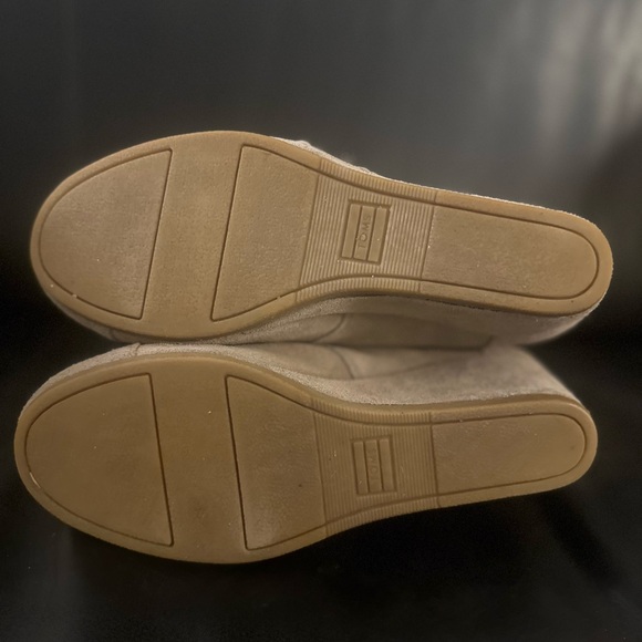 TOMS Taupe Suede Wedges (Women’s 7.5) - Picture 7 of 7